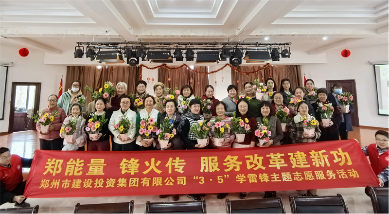 瓦力棋牌(中国)召开“指尖绽芳华 花香悦巾帼”插花活动